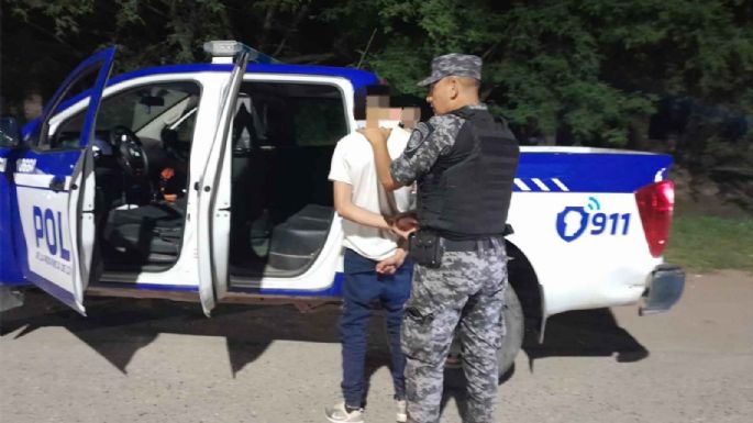 Dos policías heridos y un total de 45 vehículos secuestrados