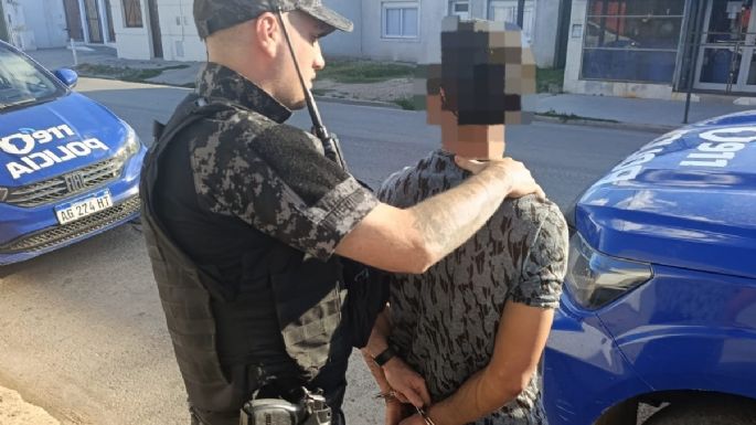 Tenía pedido de captura y fue sorprendido con un televisor y un cuchillo