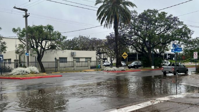 El martes arrancó con fuertes lluvias