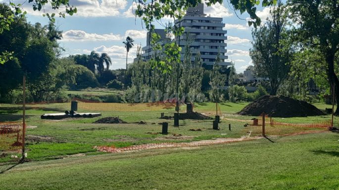Finalmente no se construirá una carpeta asfáltica al lado del río