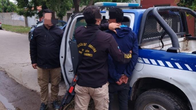 Intentó incendiar un automóvil y allanaron su vivienda
