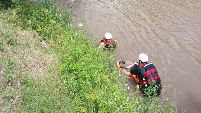 Rescataron a una persona que sufrió un accidente con un kayak en el río