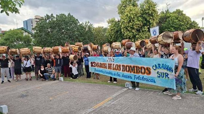 Se llevó a cabo la 23ª Marcha de los Bombos y otros talleres en el Favio