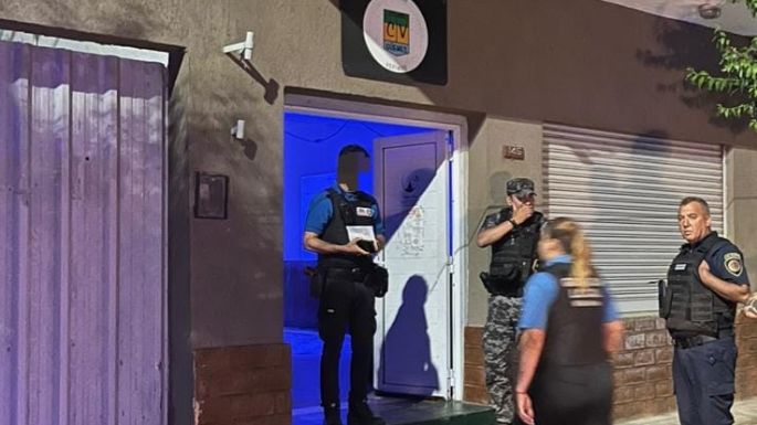 Desarticularon una fiesta no autorizada con casi un centenar de jóvenes