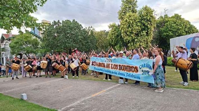 Se llevó a cabo la 23ª Marcha de los Bombos y otros talleres en el Favio