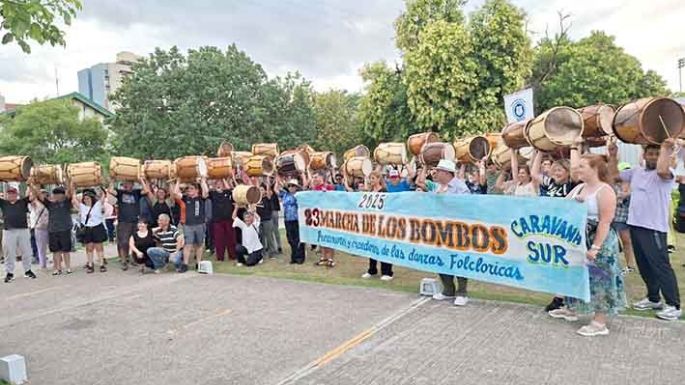 Se llevó a cabo la 23ª Marcha de los Bombos y otros talleres en el Favio