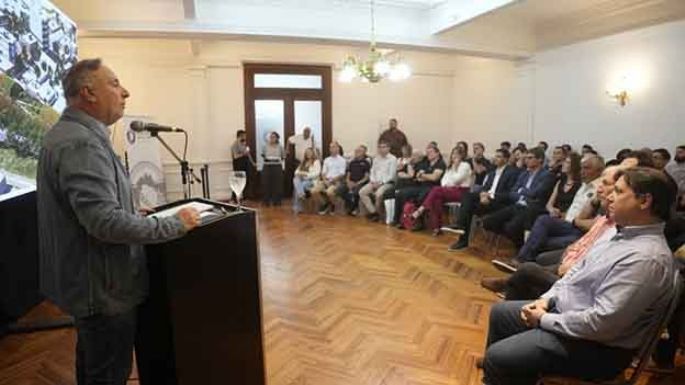 Presentaron “Fórum”