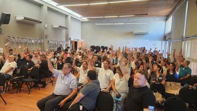 Docentes: alerta y movilización