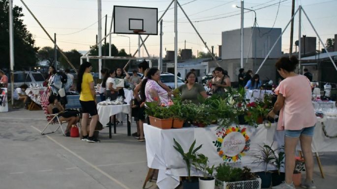 El Vallecito cerró el año con una mega feria de emprendedores y artesanos