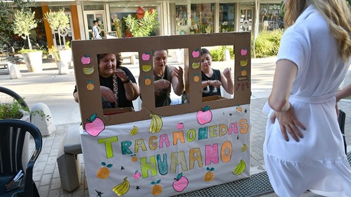 Los comerciantes de la calle Corrientes le sumaron imaginación a las ofertas