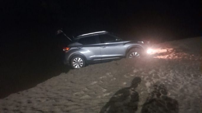 Retiraron un auto que cayó al río en la madrugada