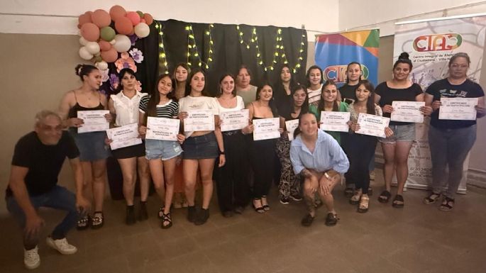 Recibieron la certificación de los talleres de la  Asociación Civil Villa Nueva Ayuda