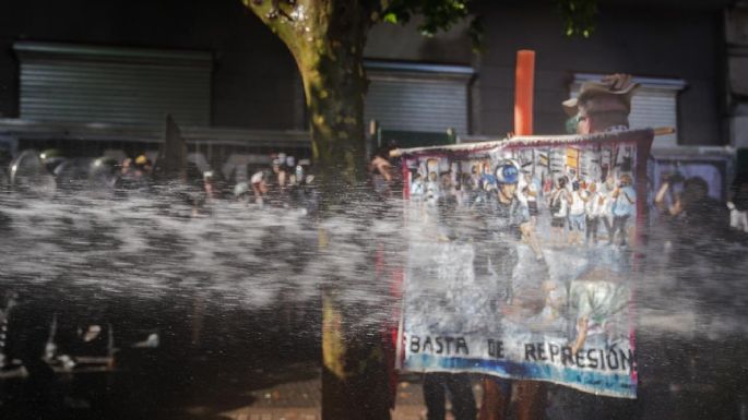 Incidentes en la zona del Congreso contra jubilados y periodistas