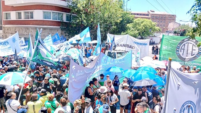 Rotundo “no a la reforma”