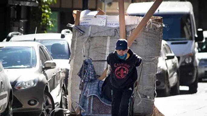 El Gobierno dice que redujo a la mitad la pobreza