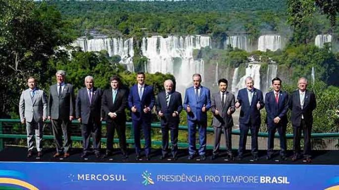 Líderes con vínculos distantes