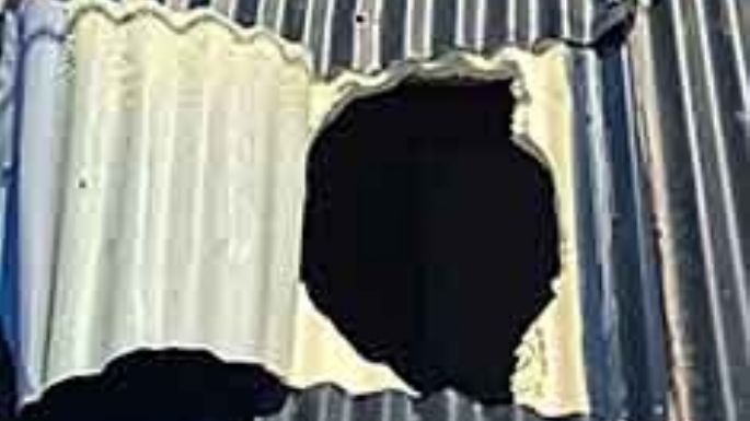 Perforaron el techo para robar en Prefabricados Villa Nueva