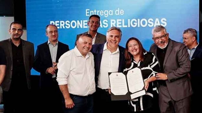 Entregaron personerías religiosas
