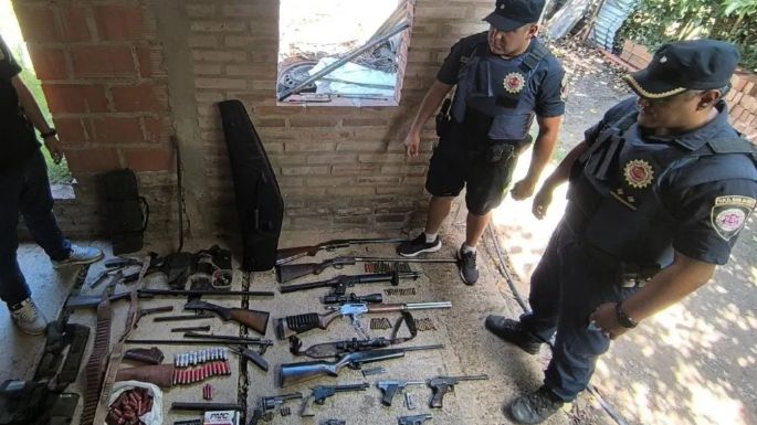 Tenían más de 300 plantas de marihuana y un arsenal