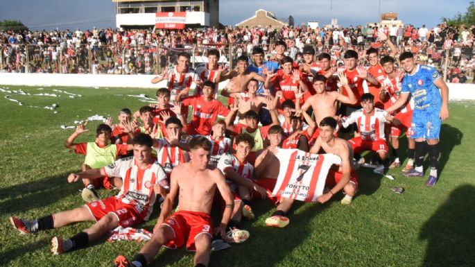 Alumni gritó campeón