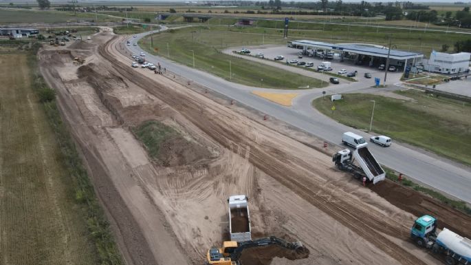 Avanza la obra de duplicación de calzada en el ingreso por Ruta Nacional 158
