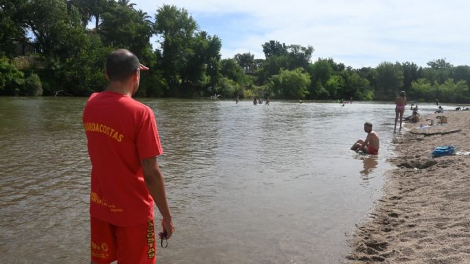 Los guardacostas ya prestan servicio en las playas de Villa María