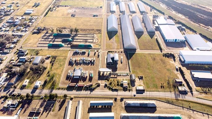 Voraz incendio destruyó gran parte de la planta de Manisel