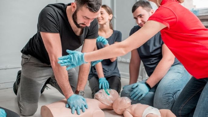 Curso de primeros auxilios para el sector turístico