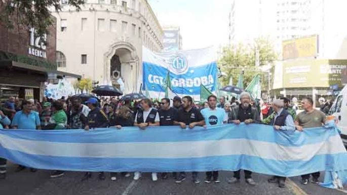 Los gremios estatales rechazan el proyecto para aumentar el aporte a la Caja de Jubilaciones