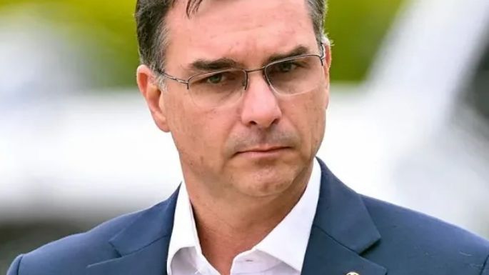 La Corte autorizó a Flávio Bolsonaro visitar a su padre