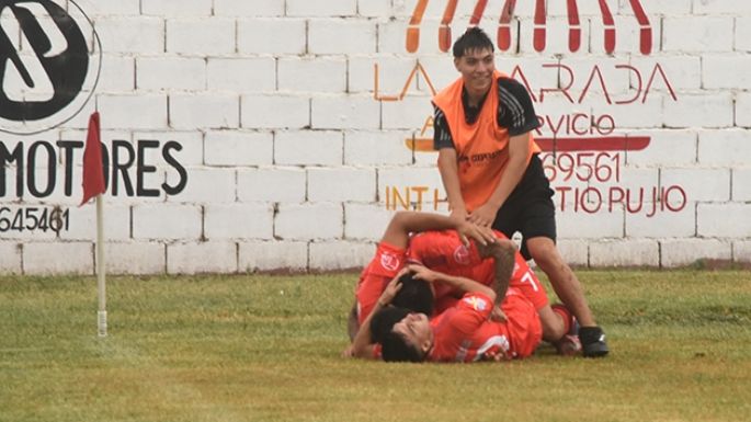 Mano a mano hemos quedado