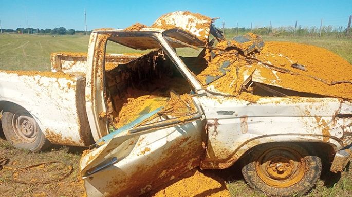Heridos graves y con quemaduras al chocar un camión y una pick-up