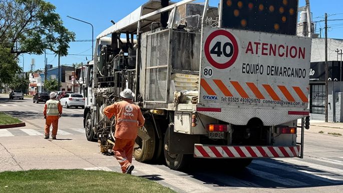 Circular con precaución por trabajos sobre la calzada