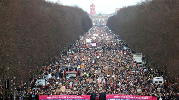 Manifestan contra la extrema derecha