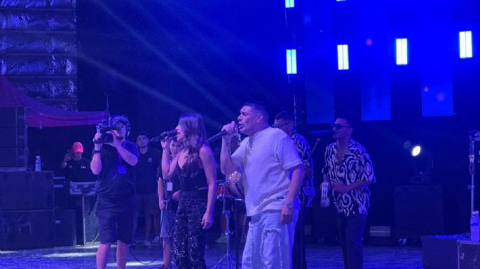 El público recibe a puro canto y baile a Euge Quevedo y LBC