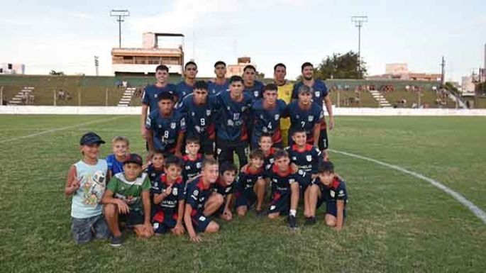 Universitario y Matienzo, un cierre con la punta en juego