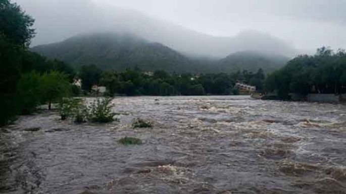 Las lluvias provocaron crecidas en ríos serranos