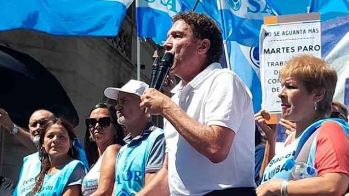 Vuelven hoy los docentes a las escuelas, pero sin respuesta del Gobierno por el pago