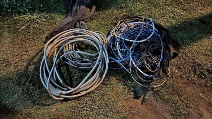 Dos detenidos por robo de cables en la madrugada