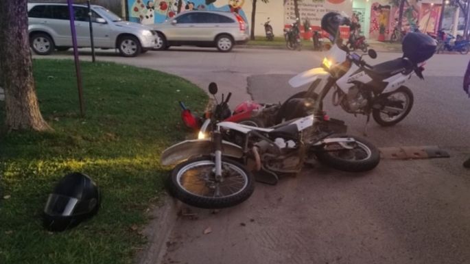 Intentó huir de un control policial en moto, chocó un móvil y terminó detenido