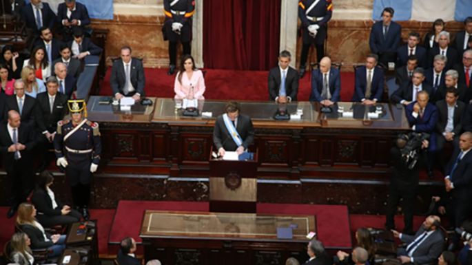 Asamblea legislativa con restricciones a la prensa