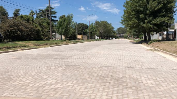 Acceso para el pueblo y escuela