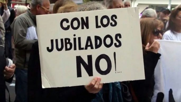 Reciben iniciativa de jubilados
