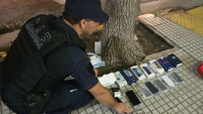 Un joven fue detenido por robar 14 celulares