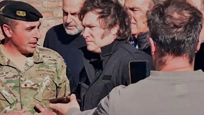 “Caretas, vienen para la foto”
