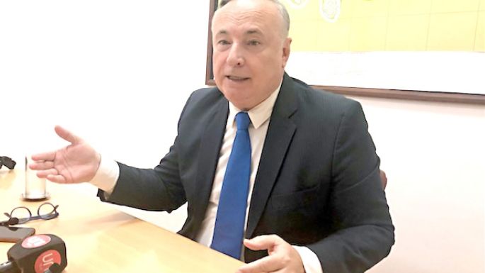 Accastello se toma licencia por vacaciones