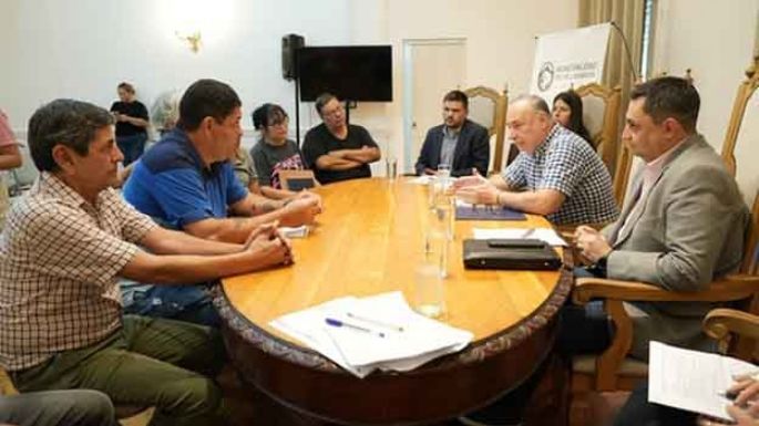 Reunión entre el municipio y los taxistas de la ciudad