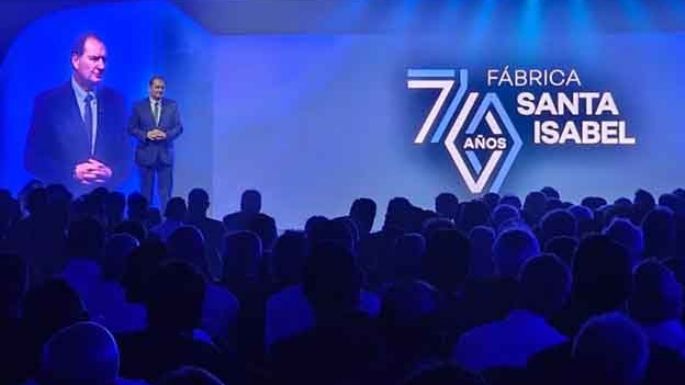 El Gobierno participó en los 70 años de la Renault