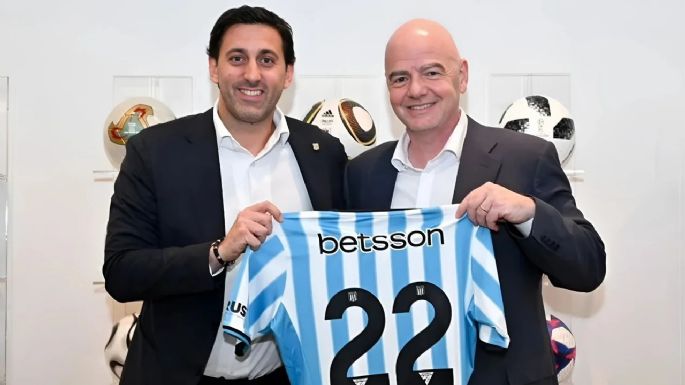 Hinchas de Racing lanzaron una campaña para que la FIFA lo sume al Mundial de Clubes