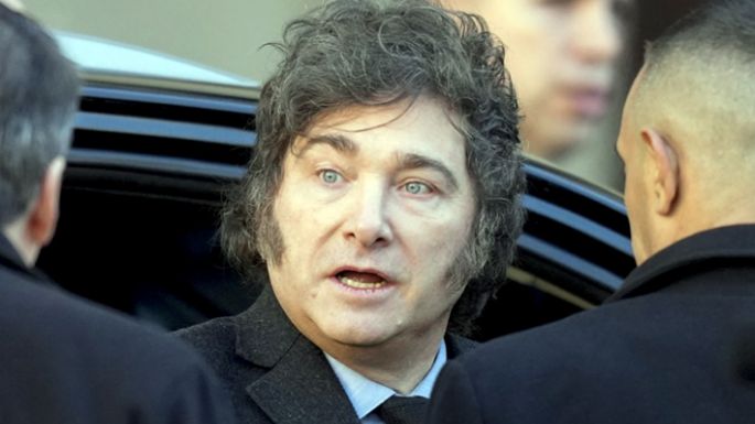 Milei paró la venta de Telefónica a Clarín